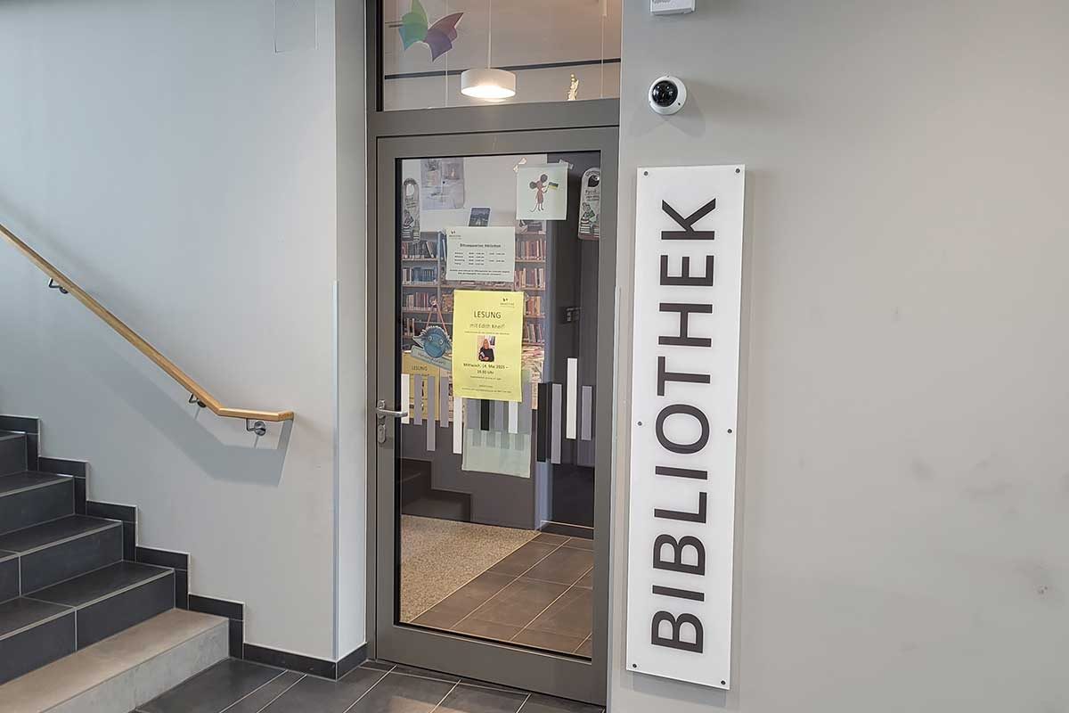 Lenzing-Bildung-Bibliothek-001